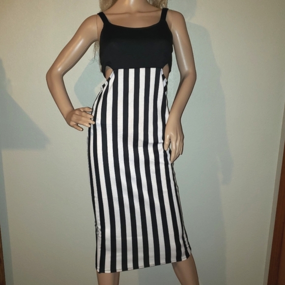 Charlotte Russe Dresses & Skirts - 🎉Black & White Midi Dress | Sz L